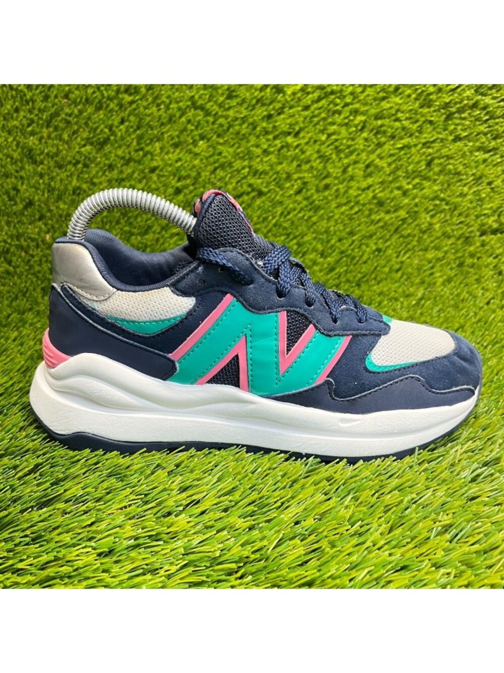 New Balance 57/40 Boys‎ Size 5Y Blue Pink White Athletic Running Shoes Sneakers